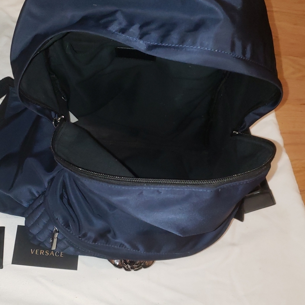 Back pack - Picture 3 of 6